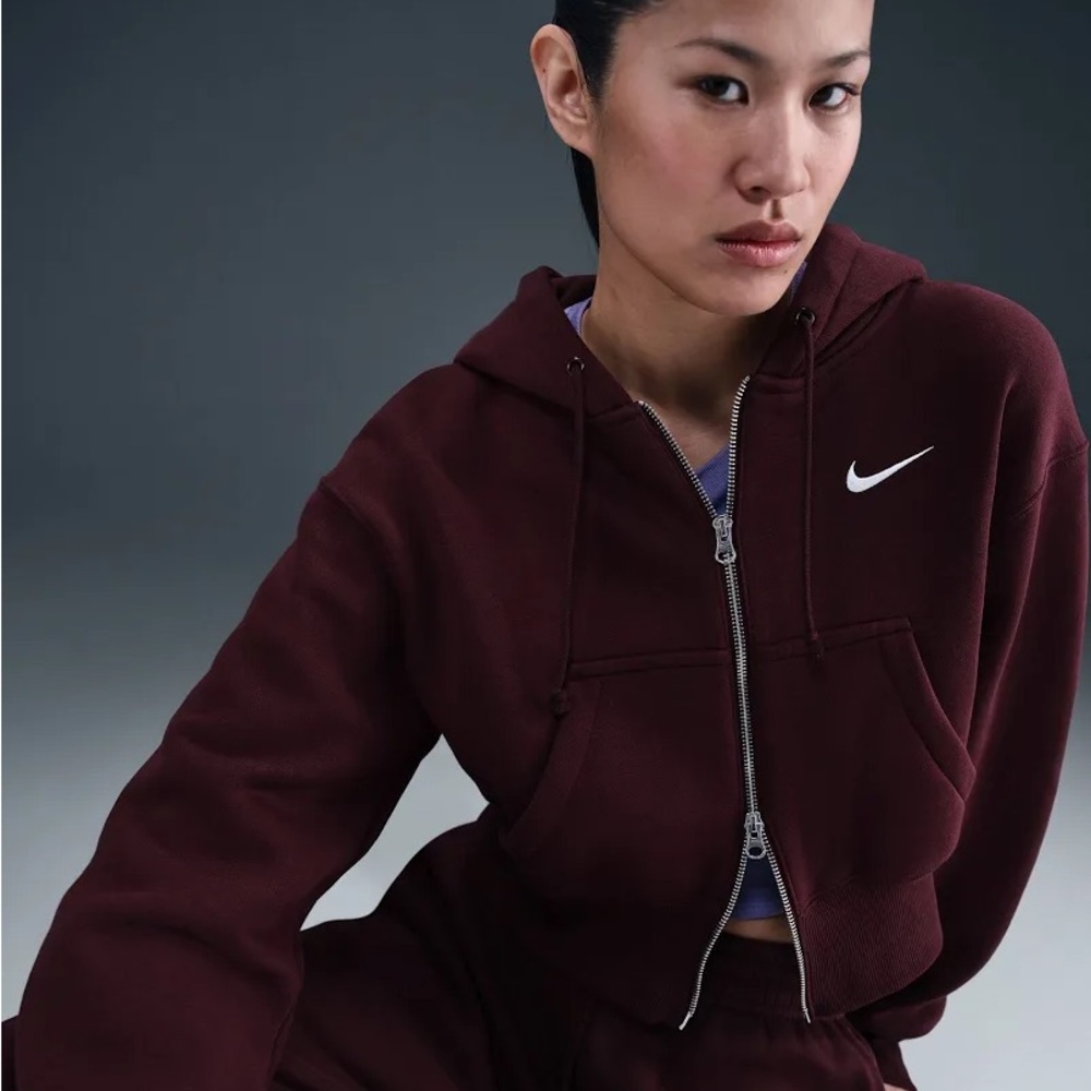 Nike Phoenix Fleece Women's Burgundy Zip-Up Cropped Hoodie